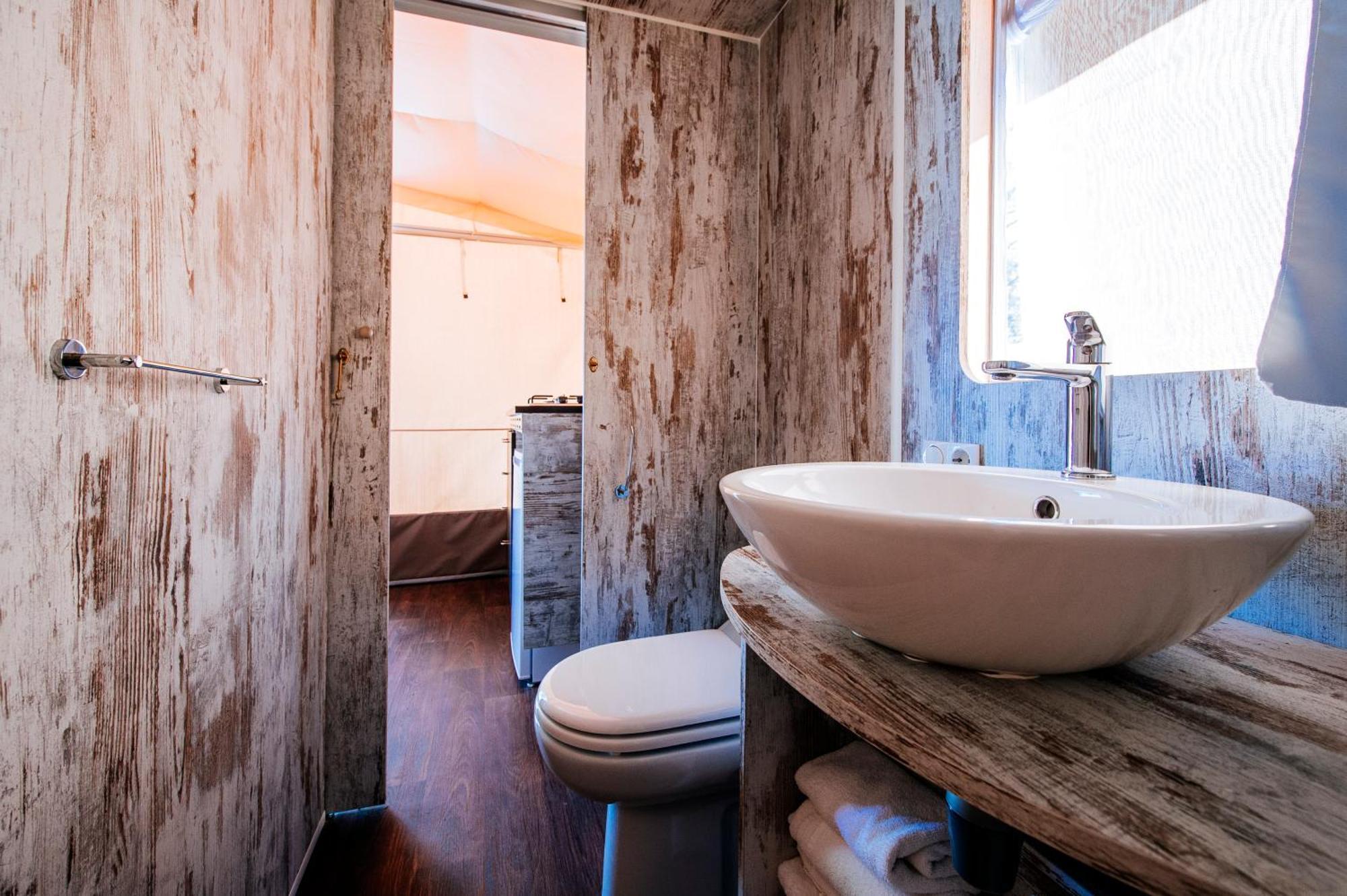 Zaton Holiday Resort Glamping Tents Nin Camera foto